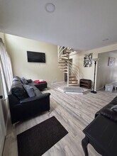 2972 Madison Ave in Roslyn, PA - Foto de edificio - Building Photo