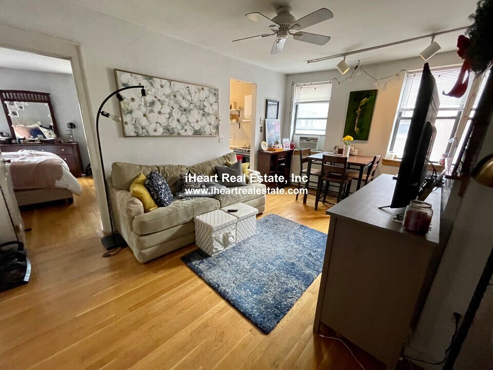 13 Thacher St, Unit 3 in Boston, MA - Building Photo
