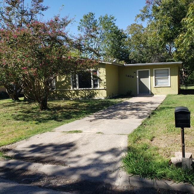 property at 1406 Fisher St