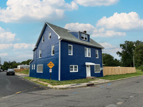 1061 King Georges Post Rd in Edison, NJ - Building Photo - Building Photo