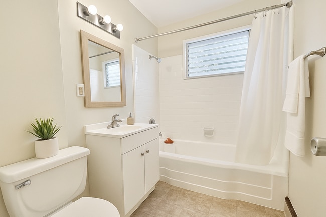 8262 Blackburn Ave in Los Angeles, CA - Foto de edificio - Building Photo