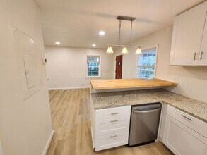 2281 Polar Rock Ave SW in Atlanta, GA - Building Photo - Building Photo