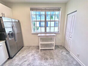 450 NE 2nd Ave in Fort Lauderdale, FL - Building Photo - Building Photo