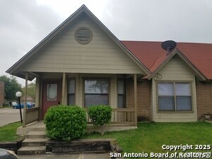 6311 Bostonian in San Antonio, TX - Building Photo