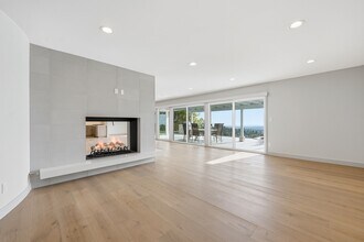 5527 Burning Tree Dr in La Cañada Flintridge, CA - Building Photo - Building Photo