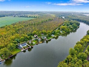 3354 Hayes Rd in Baldwinsville, NY - Building Photo - Building Photo