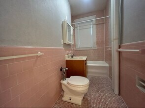 15 Alton Pl, Unit 2 in Brookline, MA - Building Photo - Building Photo