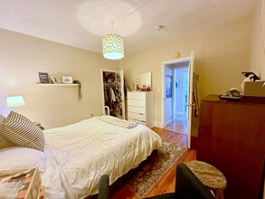 714 Broadway, Unit 3 in Somerville, MA - Building Photo - Building Photo