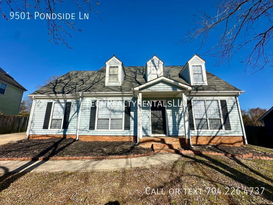 9501 Pondside Ln in Charlotte, NC - Building Photo