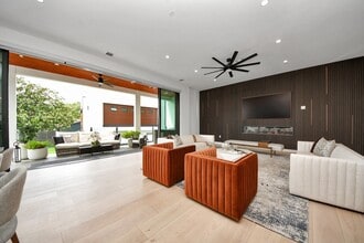 5327 S Braeswood Blvd in Houston, TX - Building Photo - Building Photo