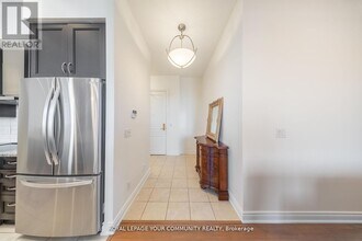 9245 Jane St in Vaughan, ON - Building Photo - Building Photo