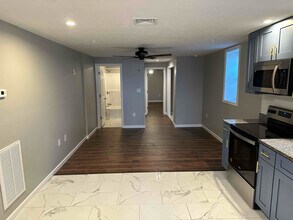 752 Dunmore St in Throop, PA - Building Photo - Building Photo