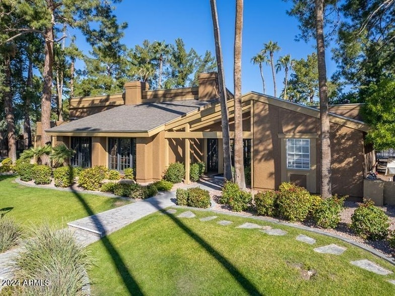 1360 W Isabella Ave, Unit 1 in Mesa, AZ - Building Photo