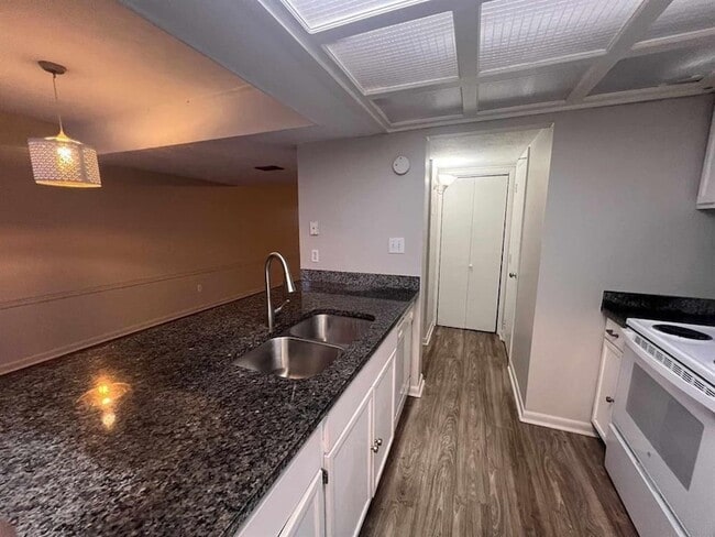 214 Westwood Dr in Tallahassee, FL - Building Photo - Building Photo