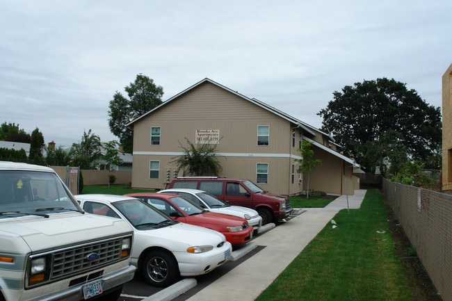 Brooks Ave. apartments in Salem, OR - Building Photo - Building Photo