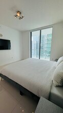 1111 SW 1st Ave, Unit 3416-N in Miami, FL - Foto de edificio - Building Photo