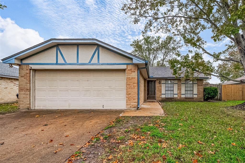 10051 Spotted Horse Dr in Houston, TX - Building Photo