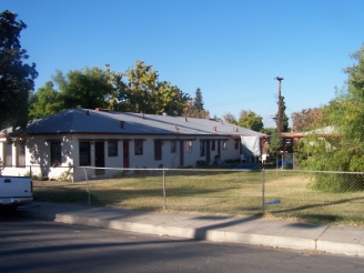 213 Oildale Dr in Bakersfield, CA - Building Photo