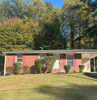 2350 Baywood Dr SE in Atlanta, GA - Building Photo