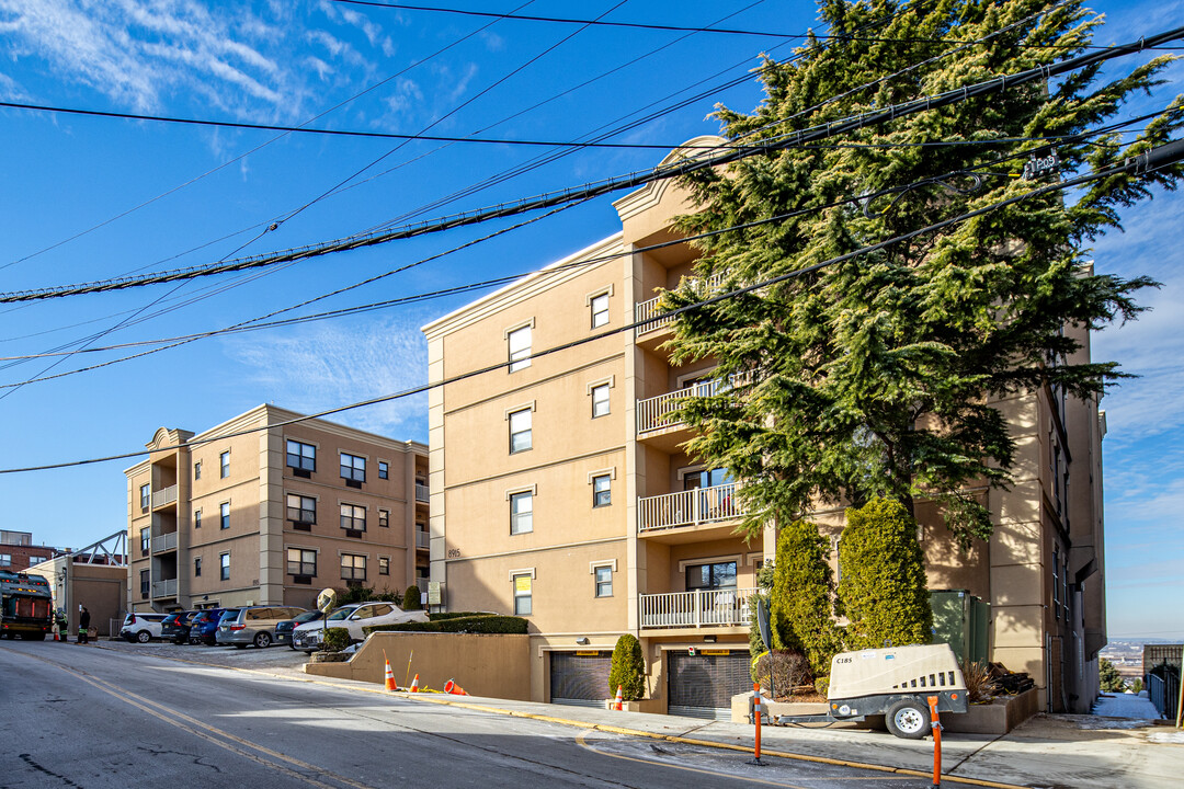 Bellcrest Court Yard Condominium in North Bergen, NJ - Building Photo