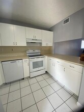 2690 W 76th St in Hialeah, FL - Building Photo - Building Photo