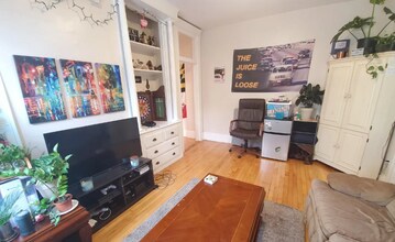 283 Brookline St, Unit 3R in Cambridge, MA - Building Photo - Building Photo