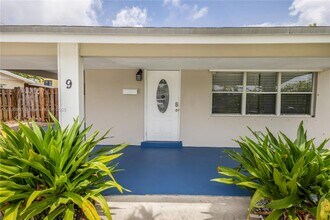 9 SE 10th Ct in Deerfield Beach, FL - Building Photo - Building Photo