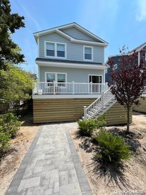 572 Bayberry Walk in Ocean Beach, NY - Foto de edificio