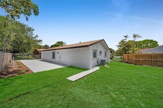 20747 NW 41st Ave in Miami Gardens, FL - Building Photo - Building Photo