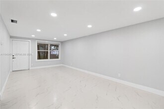 7144 Southgate Blvd in Tamarac, FL - Building Photo - Building Photo