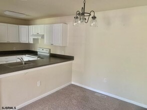 326 Heather Croft in Egg Harbor Township, NJ - Building Photo - Building Photo