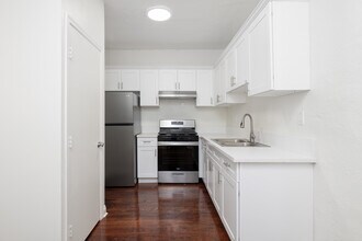 SUT - 1314 Sutherland St in Los Angeles, CA - Building Photo - Interior Photo
