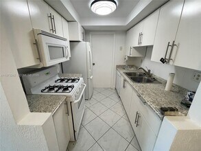 6871 NW 29th St in Sunrise, FL - Building Photo - Building Photo