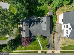 1440 Highwood Dr in McLean, VA - Building Photo - Building Photo