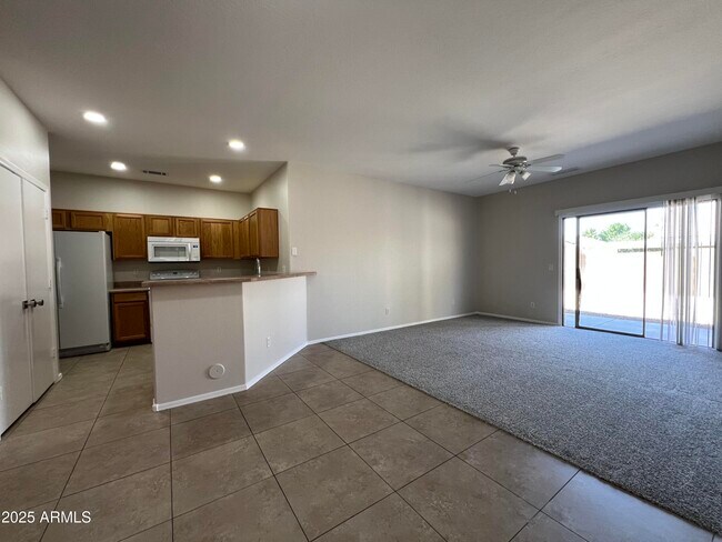 10245 E Kiva Ave in Mesa, AZ - Building Photo - Building Photo