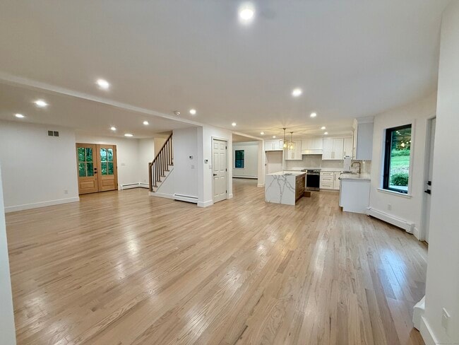 60 Mountain Rd in Colchester, CT - Building Photo - Building Photo