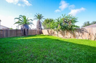 15011 Sugar Sands Dr in Sugar Land, TX - Building Photo - Building Photo