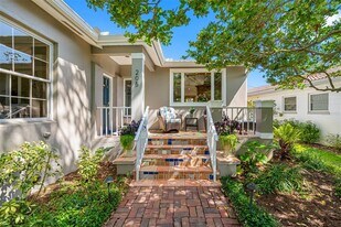 205 25th Ave NE in St. Petersburg, FL - Building Photo