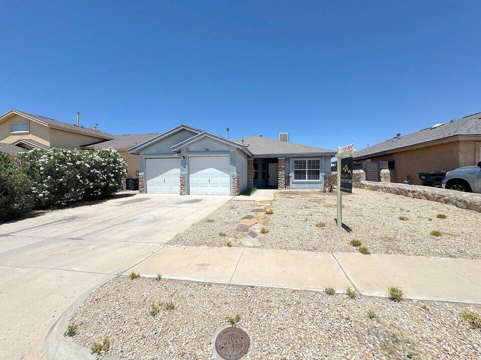581 Sun Ray in El Paso, TX - Building Photo