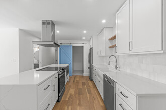 1188 W Camino Real in Boca Raton, FL - Building Photo - Building Photo