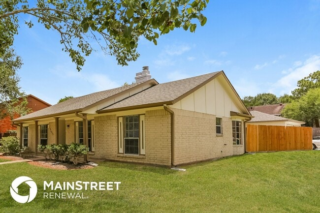 10402 Sagetree Dr in Houston, TX - Building Photo - Building Photo