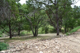 729 Canyon Bend in Canyon Lake, TX - Building Photo - Building Photo