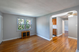 Carpenter Terrace Apartments in Belleville, NJ - Building Photo - Interior Photo