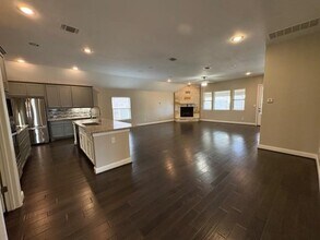 404 Peakside Cir in Dripping Springs, TX - Building Photo - Building Photo