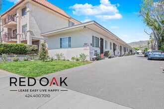 2011 Peyton Ave, Unit C in Burbank, CA - Building Photo - Building Photo