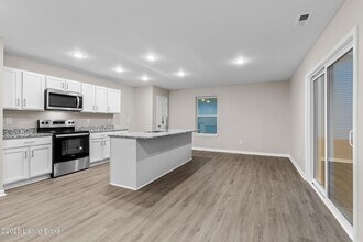 3208 Maldon Ct in Louisville, KY - Foto de edificio - Building Photo