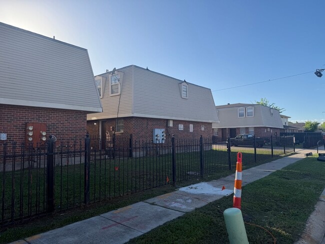 4870 Alsace St, Unit C