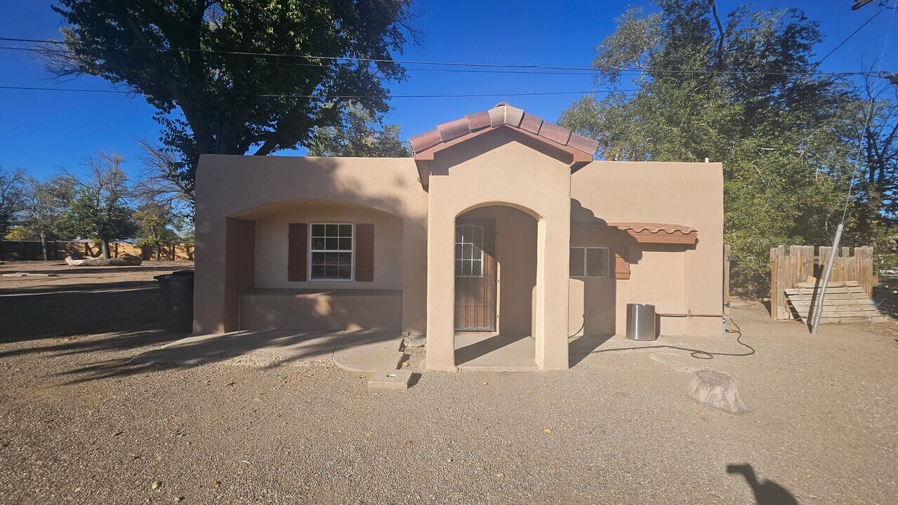 1721-1729 Del Sur Dr SW in Albuquerque, NM - Building Photo