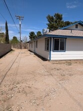 17980 Manitou Dr in Apple Valley, CA - Foto de edificio - Building Photo