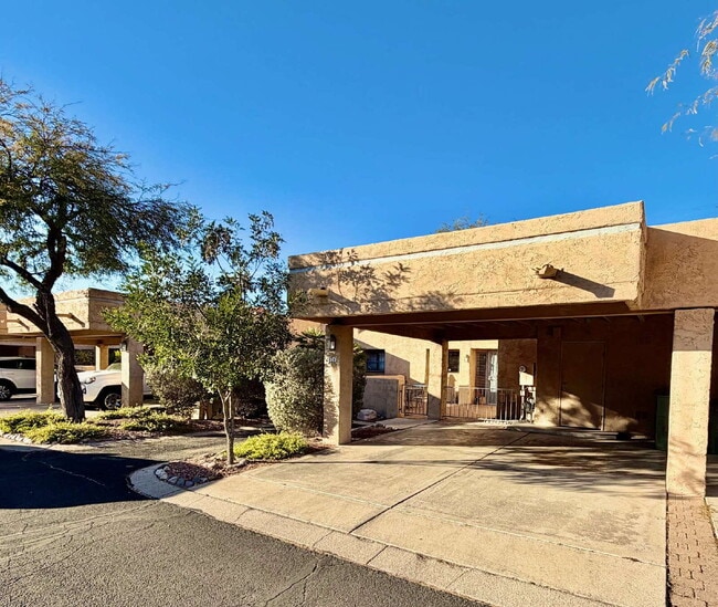 2961 E Winterhaven Dr in Tucson, AZ - Building Photo - Building Photo